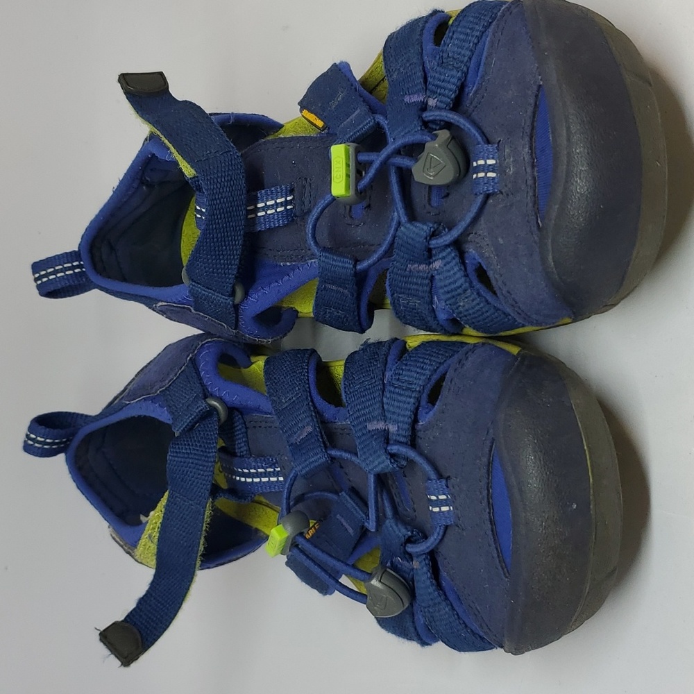 Preowned Kid's Size 4 Sea Camp Blue & Green Water Shoes Sanalds Boys